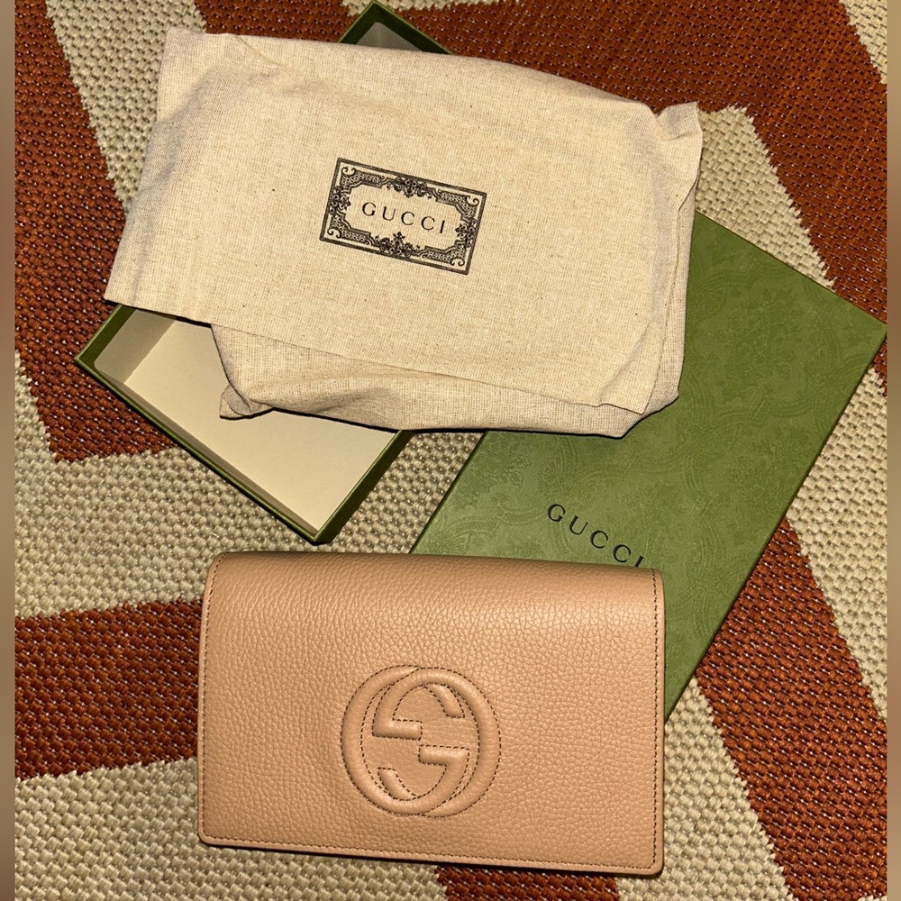 Gucci crossbody bag (soho wallet on chain)